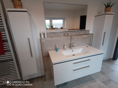 Fliesenleger-Braunschweig|Badezimmer Vorwand mit Waschbecken, Fliesen 45*90